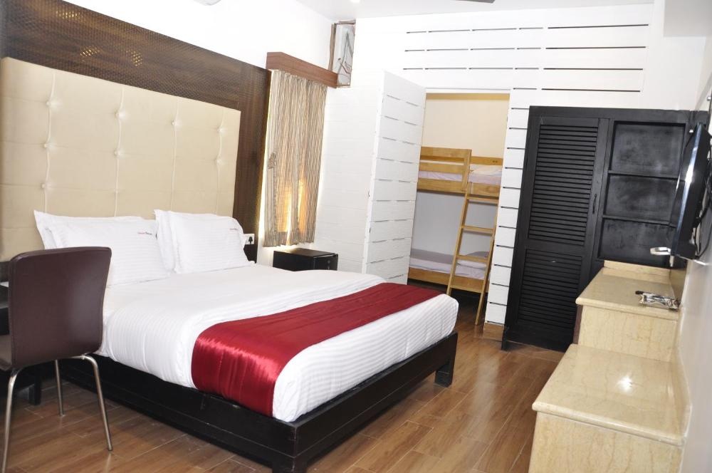Room image 4