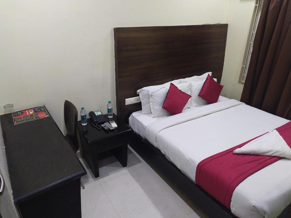 Room image 4