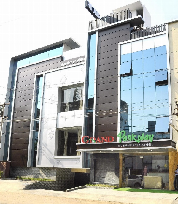 Hotel Grand Parkway Main image